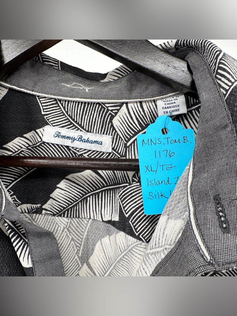 Tommy Bahama Silk Blend Camp Shirt XLT Charcoal Gray Tropical Banana Leaf Shirt - Picture 7 of 7